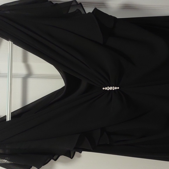 Perfect Little Black Dress - Picture 3 of 10